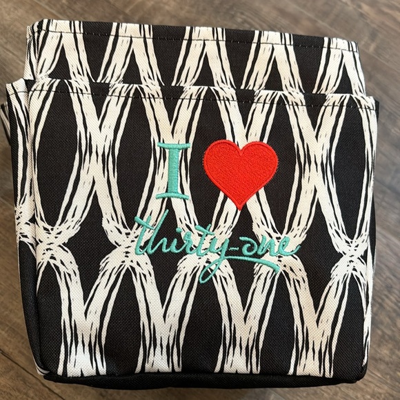 Thirty One Creative Caddy‎ with Embroidery in Black Links Pattern - Picture 2 of 6